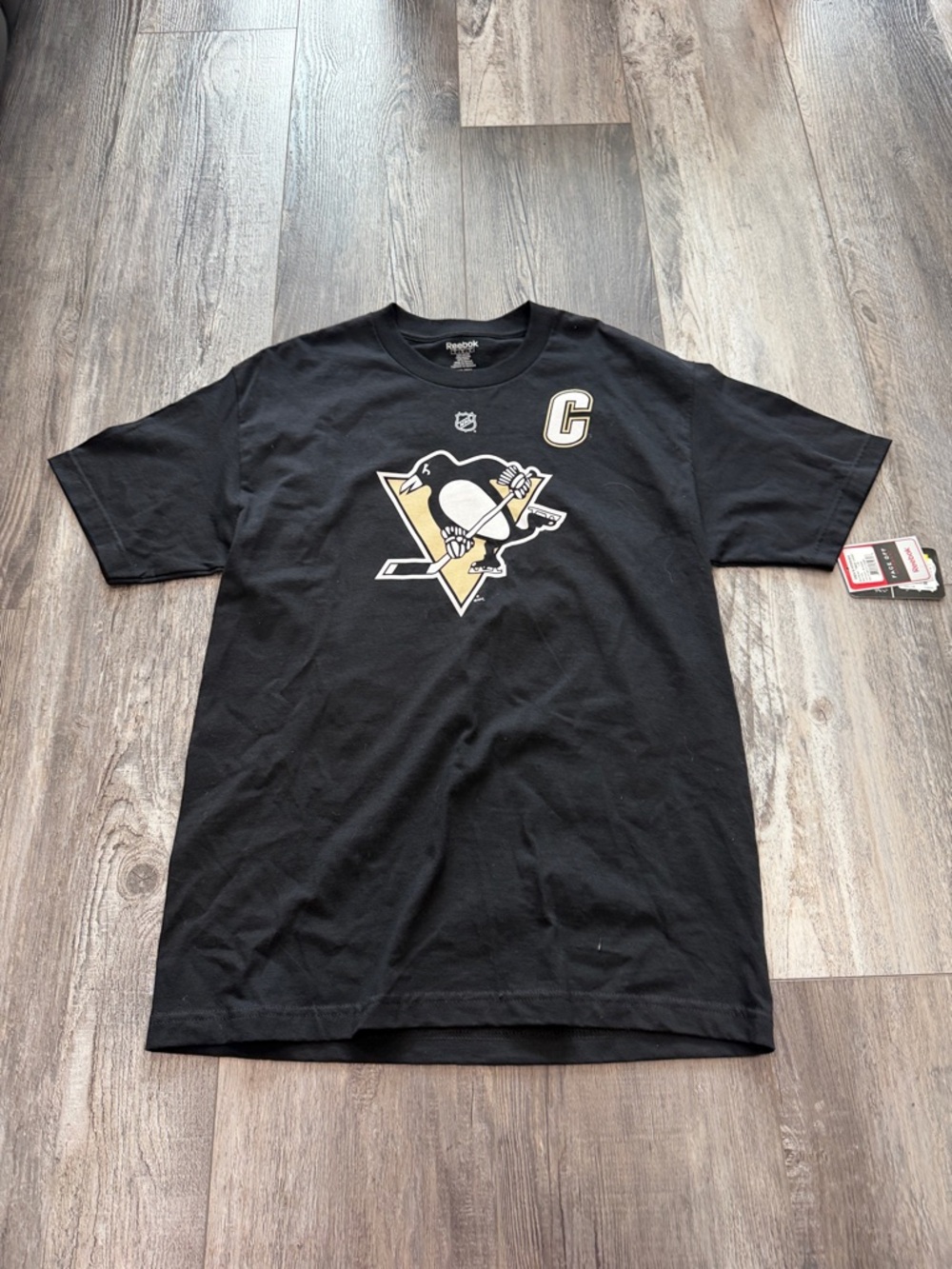 Reebok Black and Gold Pittsburgh Penguins‎ Captain Logo Tee